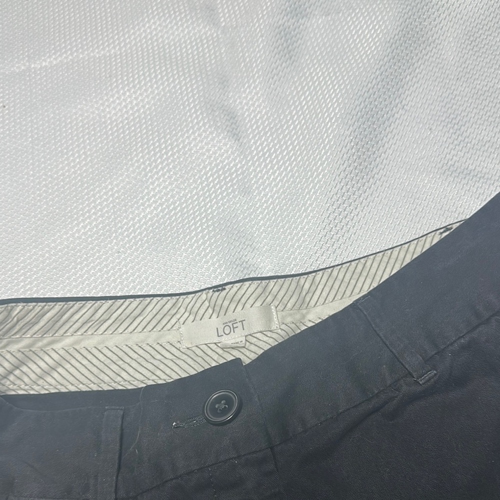 LOFT Black Bermuda Shorts Casual Style - Picture 2 of 7